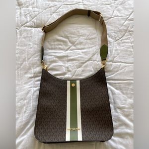 Michael Kors Leather messenger crossbody